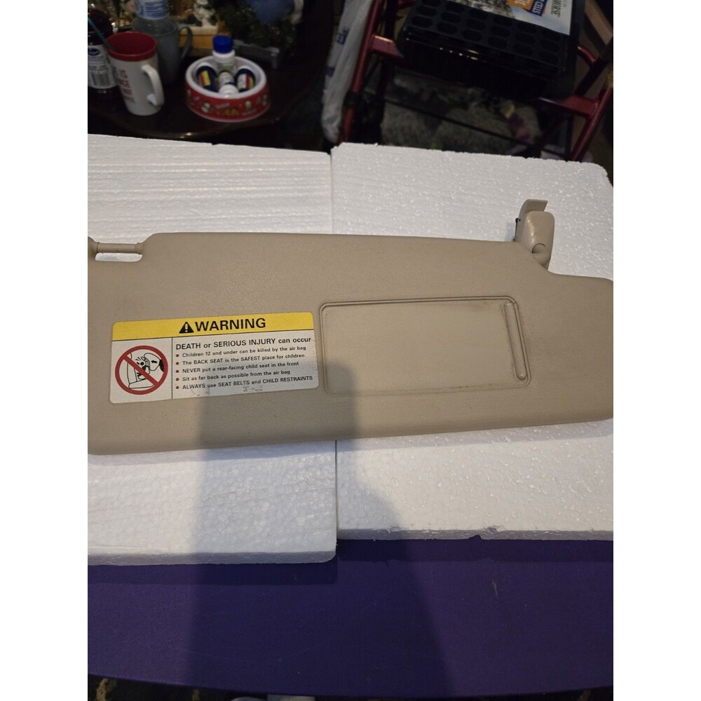 1999-2004 Volkswagen Jetta Passenger Right Side Sun Visor  Tan